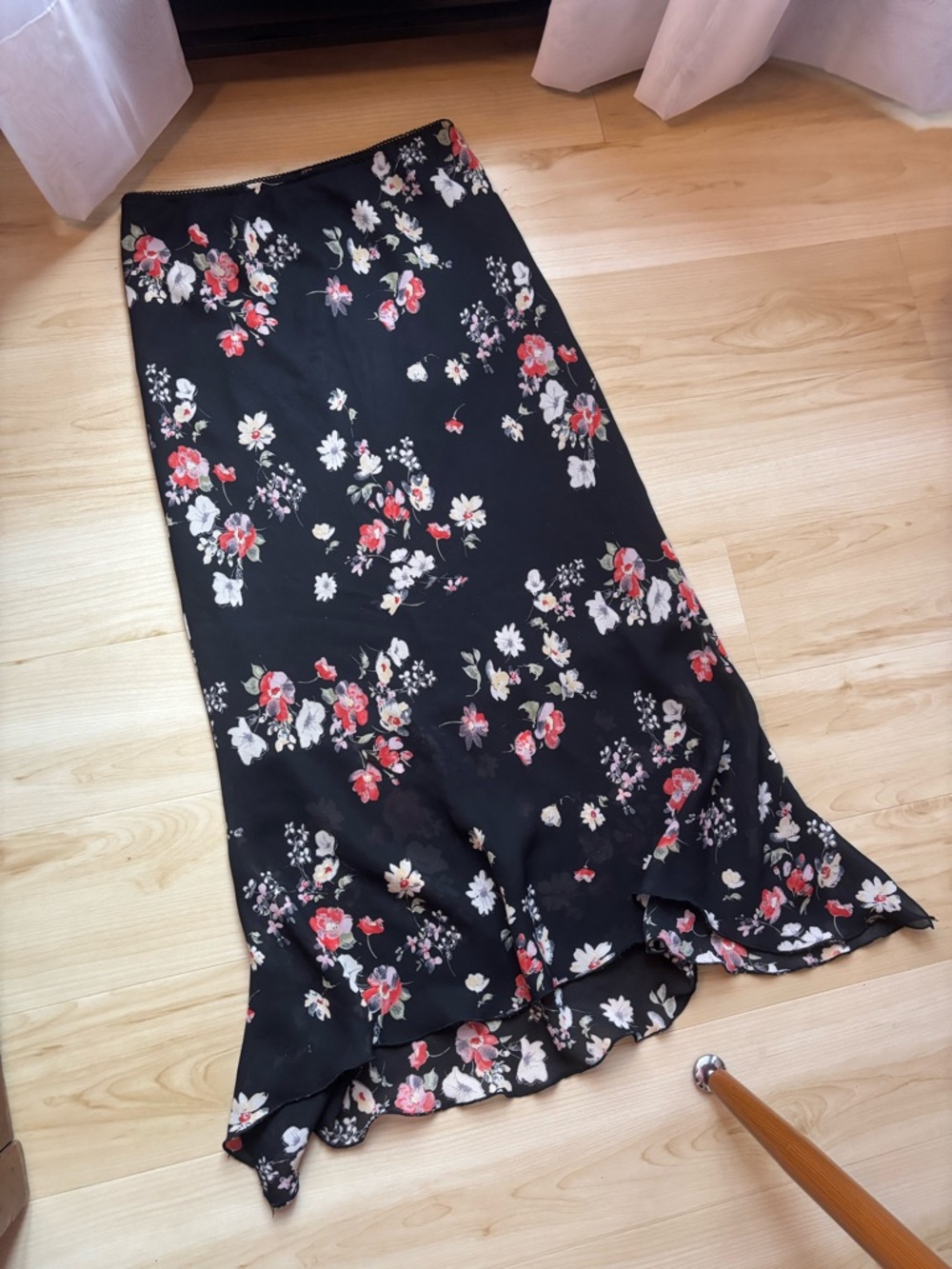 Vintage Black Floral Ruffle-Hem Maxi Skirt
